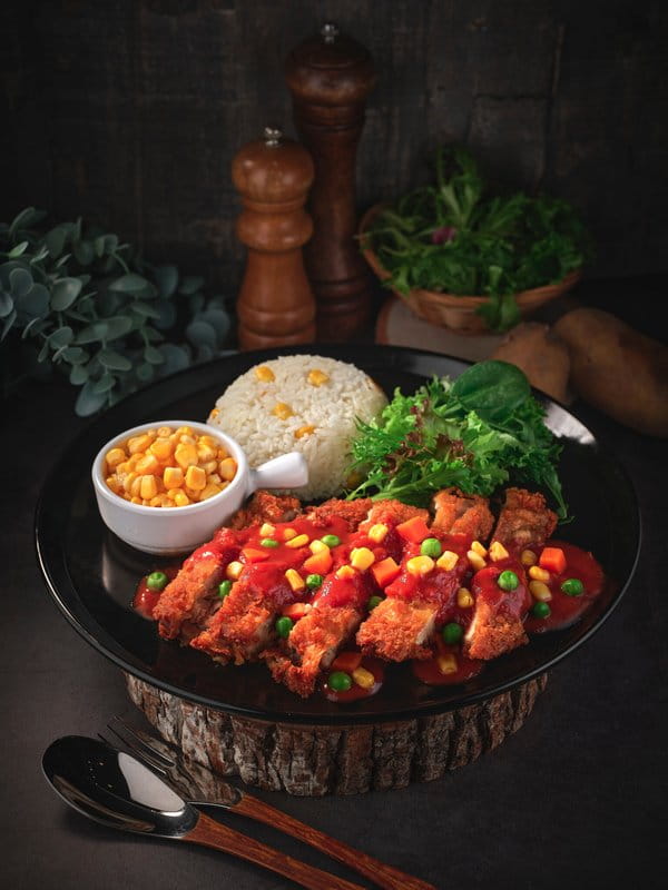 Hainanese-Chicken-Cutlet-With-Rice